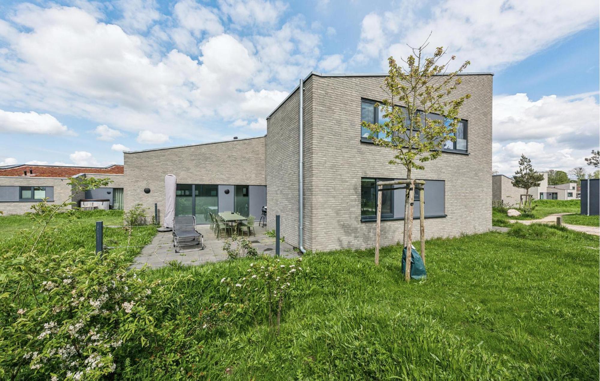 Cozy Home In Lembruch-Duemmer See With Sauna Kültér fotó